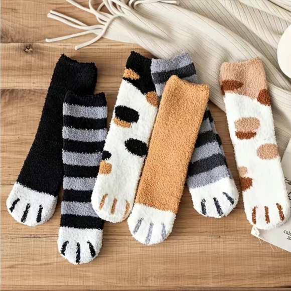 Cat paw fuzzy socks black gray striped - Picture 5 of 6